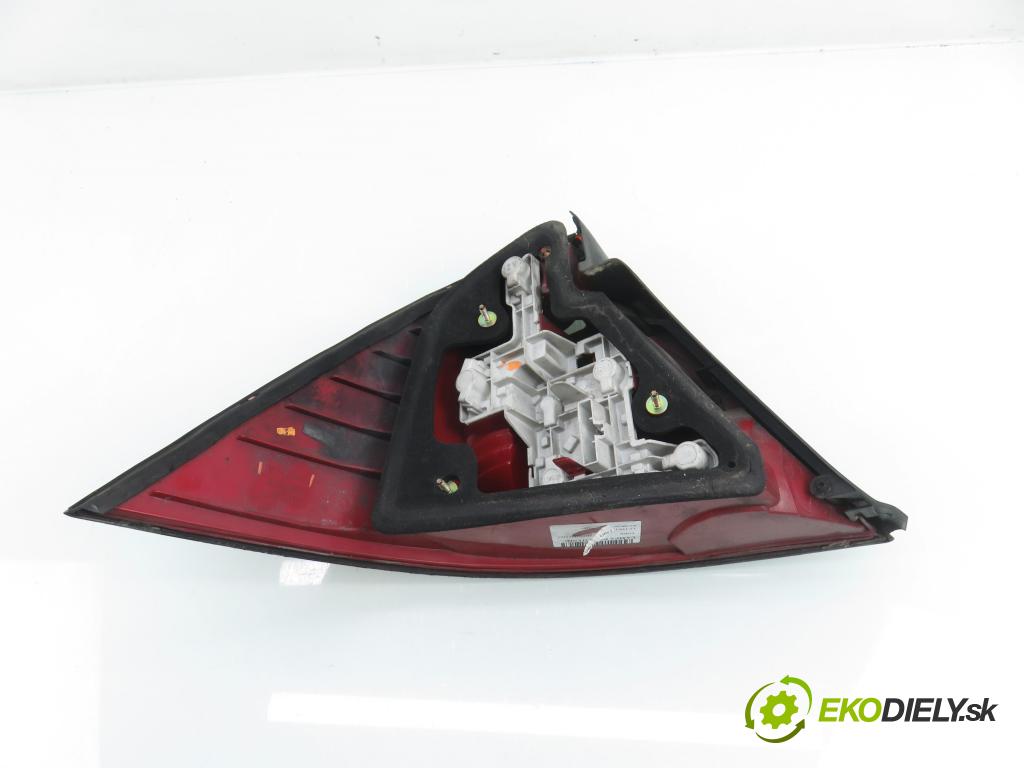 FORD MONDEO III (B5Y) LIFTBACK 2007 96,00 2.0 TDCi - FMBA 1998,00 Svetlo pravé zadné 6S7113404A
