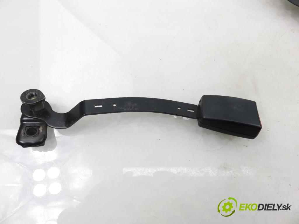 VW BORA (1J2) SEDAN 2002 66,00 1.9 TDI 90 - ALH 1896,00 držák BEZPEČNOST LP 1J4857705AA