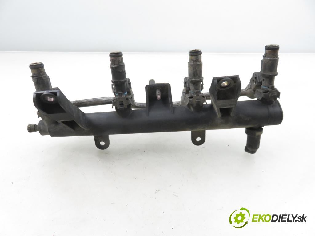 CITROEN BERLINGO / BERLINGO FIRST nadwozie wielkoprzestrzenne (MPV) KOMBIVAN 1998 55,00 1.4 i 75 - KFX 1360,00 Lišta vstrekovacia 9628982980 (Vstrekovacia lišta)