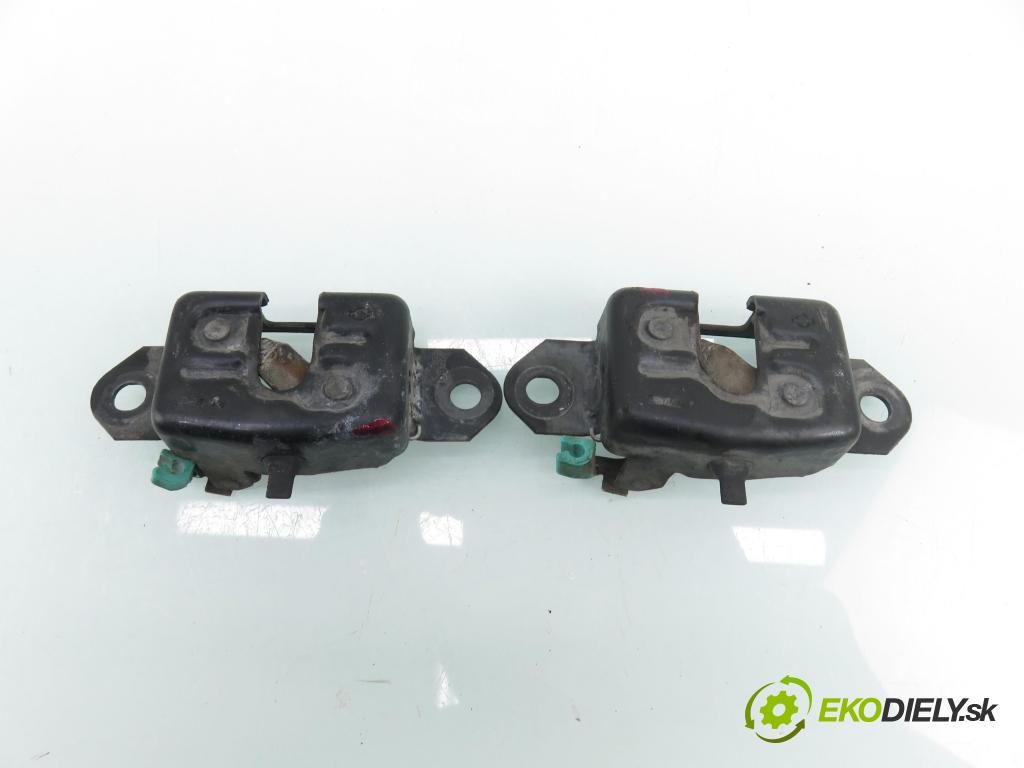 NISSAN NP300 NAVARA (D40) PICK-UP 2006 126,00 2.5 dCi 171 2488,00 zámok dverí kufor 