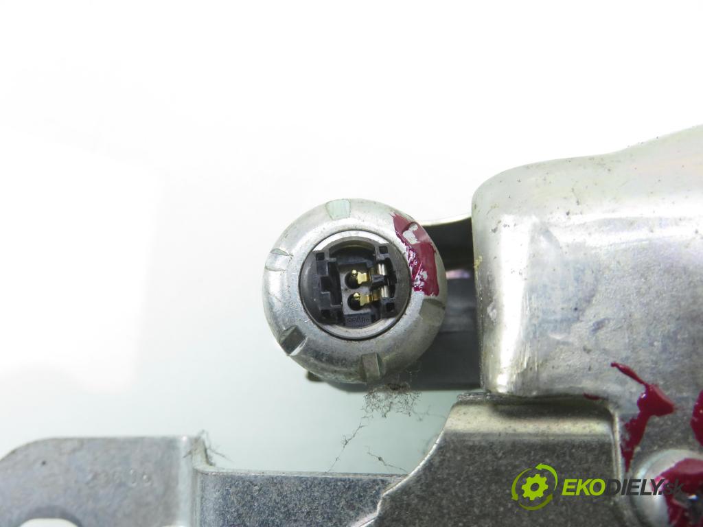 NISSAN NP300 NAVARA (D40) PICK-UP 2006 126,00 2.5 dCi 171 2488,00 Držiak bezpečnostný LP 7P1030P