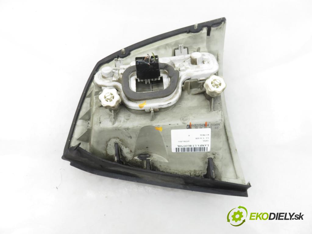 OPEL ASTRA G liftback (T98) HB 1999 55,00 1.6 8V 75 1598,00 světlo levé zadní 90521542