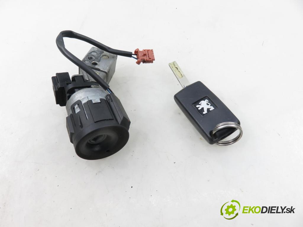 PEUGEOT 307 (3A/C) HB 2005 66,00 1.6 HDi 90 - 9HX (DV6ATED4) 1560,00 spínačka 9648445180 (Spínací skříňka)