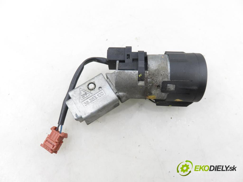 PEUGEOT 307 (3A/C) HB 2005 66,00 1.6 HDi 90 - 9HX (DV6ATED4) 1560,00 spinačka 9648445180 (Spínacia skrinka)