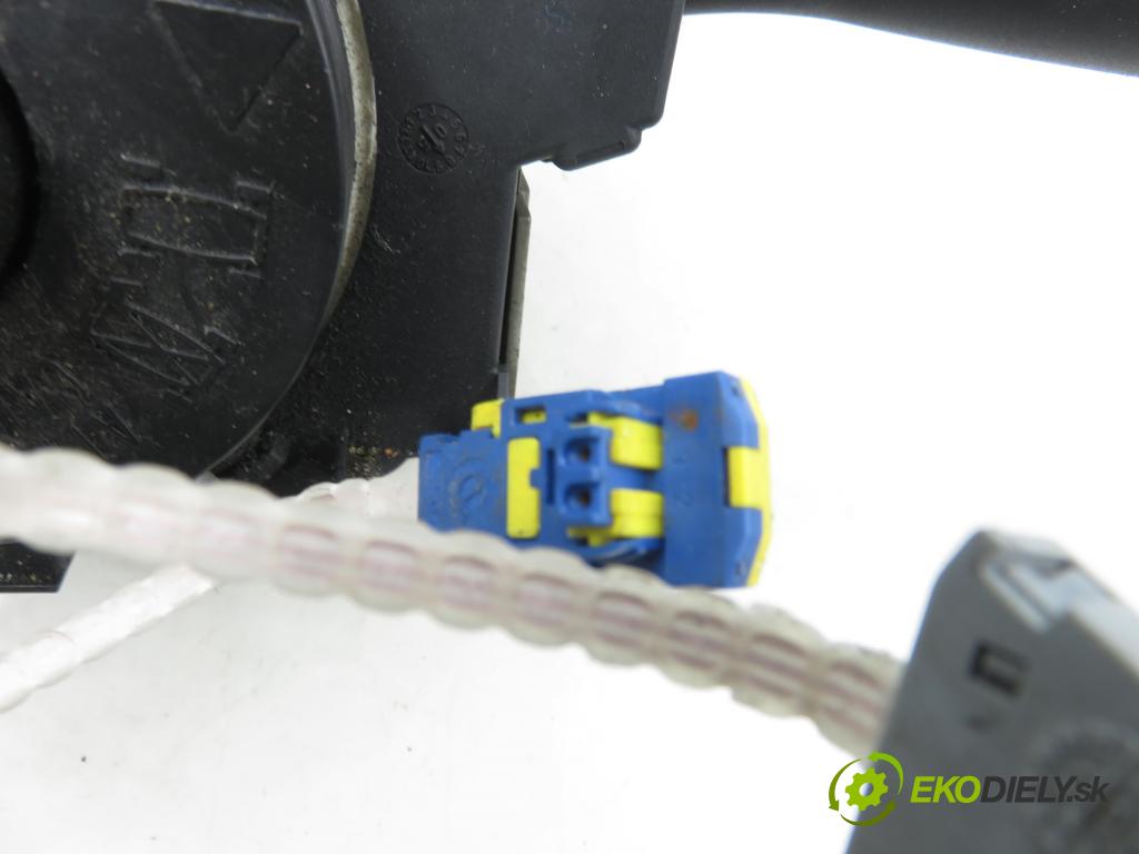 PEUGEOT 307 (3A/C) HB 2005 66,00 1.6 HDi 90 - 9HX (DV6ATED4) 1560,00 páčka/prepínač 96605601XT