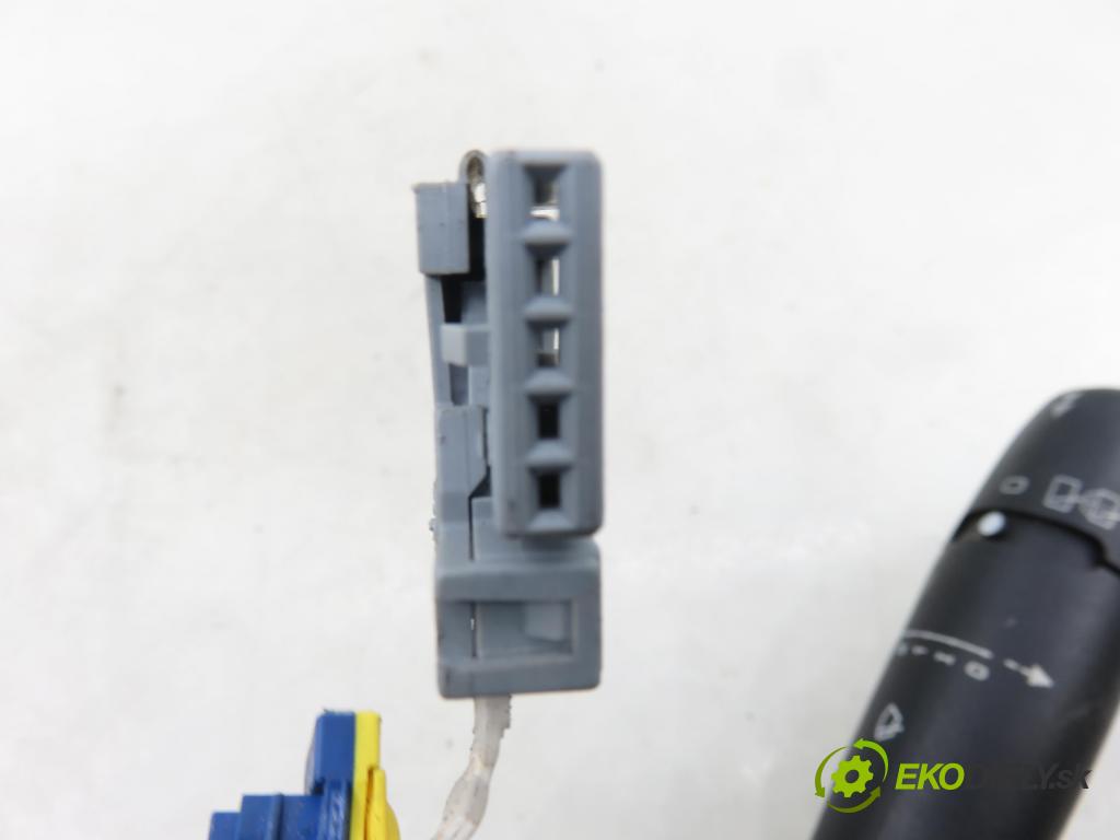 PEUGEOT 307 (3A/C) HB 2005 66,00 1.6 HDi 90 - 9HX (DV6ATED4) 1560,00 páčka/prepínač 96605601XT