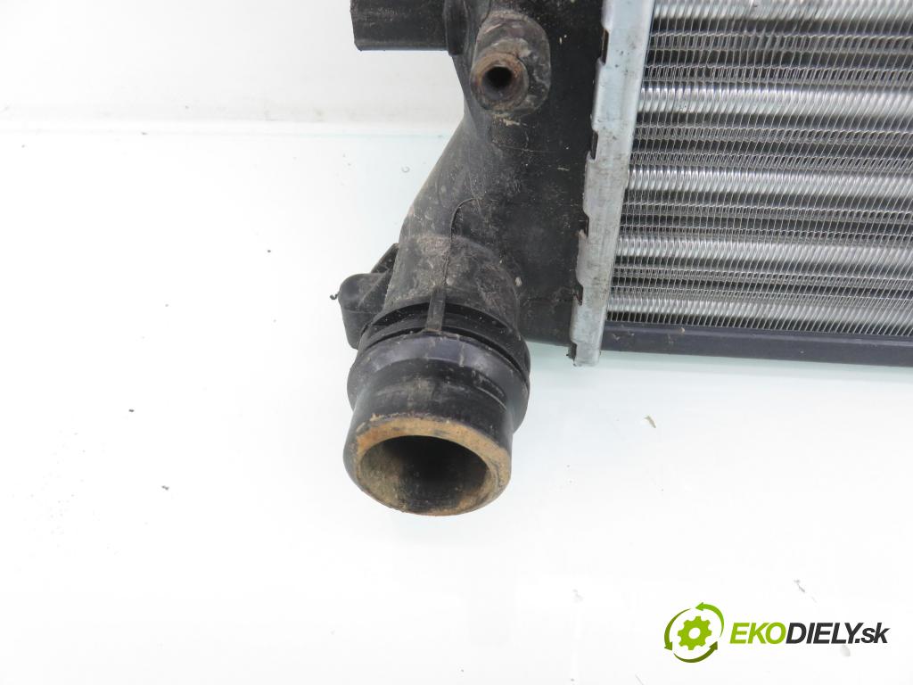 VW BORA (1J2) SEDAN 2002 66,00 1.9 TDI 90 - ALH 1896,00 chladič vody