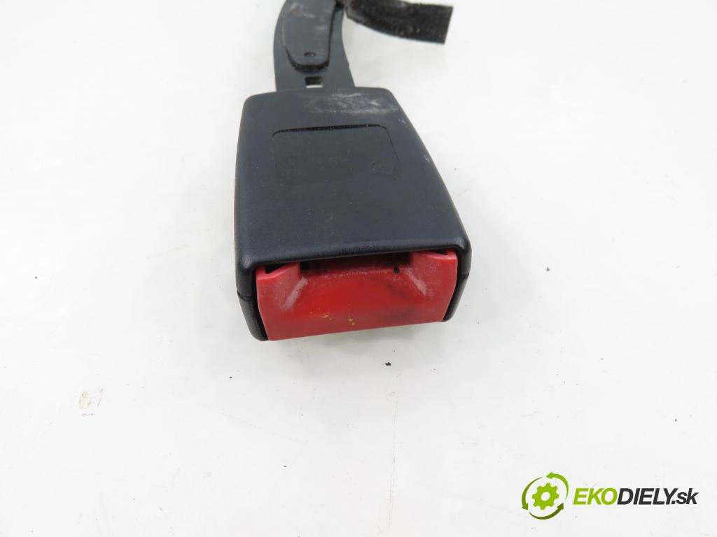 VW GOLF IV (1J1) HB 2003 55,00 1.4 16V - BCA 1390,00 držák BEZPEČNOST LP 1J4857705AA