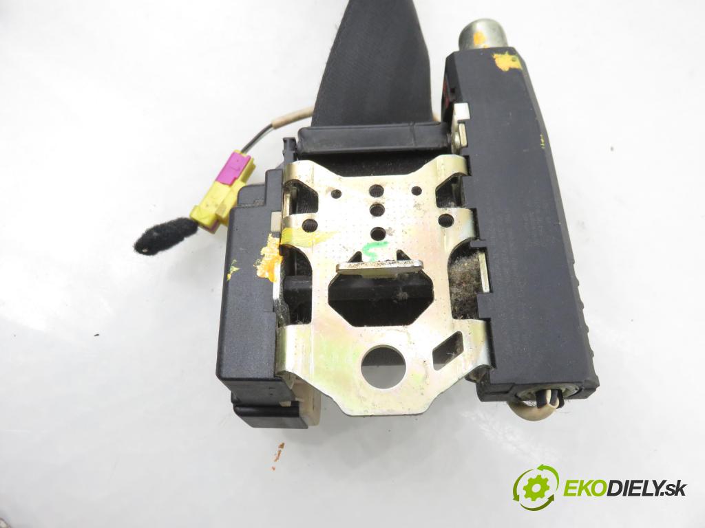 VW GOLF IV (1J1) HB 2003 55,00 1.4 16V - BCA 1390,00 držák BEZPEČNOST LP 1J4857705AA