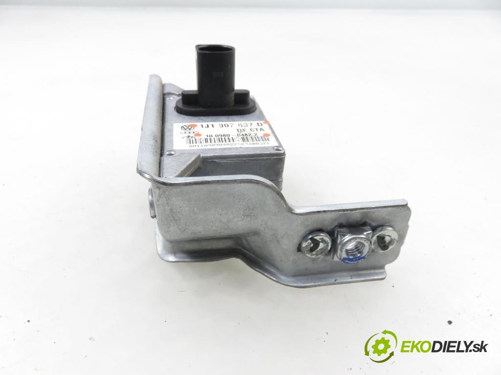 VW GOLF IV (1J1) HB 2003 55,00 1.4 16V - BCA 1390,00 Snímač ESP 1J1907637D ; 10098004822