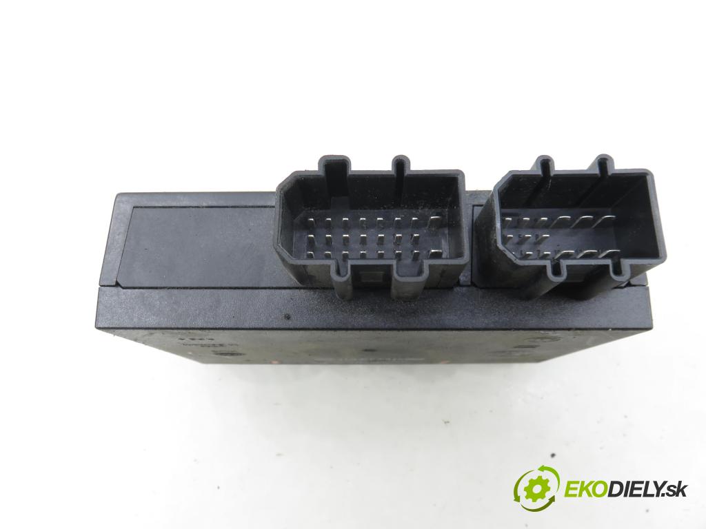 VW GOLF IV (1J1) HB 2003 55,00 1.4 16V - BCA 1390,00 MODUL komfortu 1C0959799B