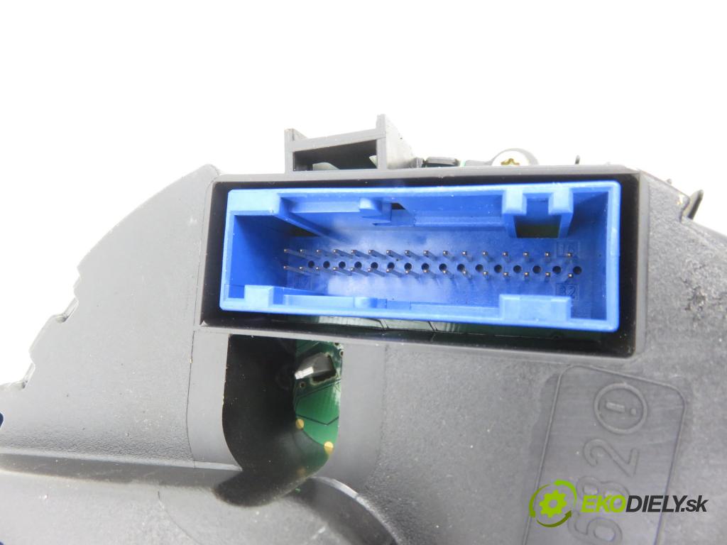 VW GOLF IV (1J1) HB 2003 55,00 1.4 16V - BCA 1390,00 Prístrojovka elektrický 1J0920826