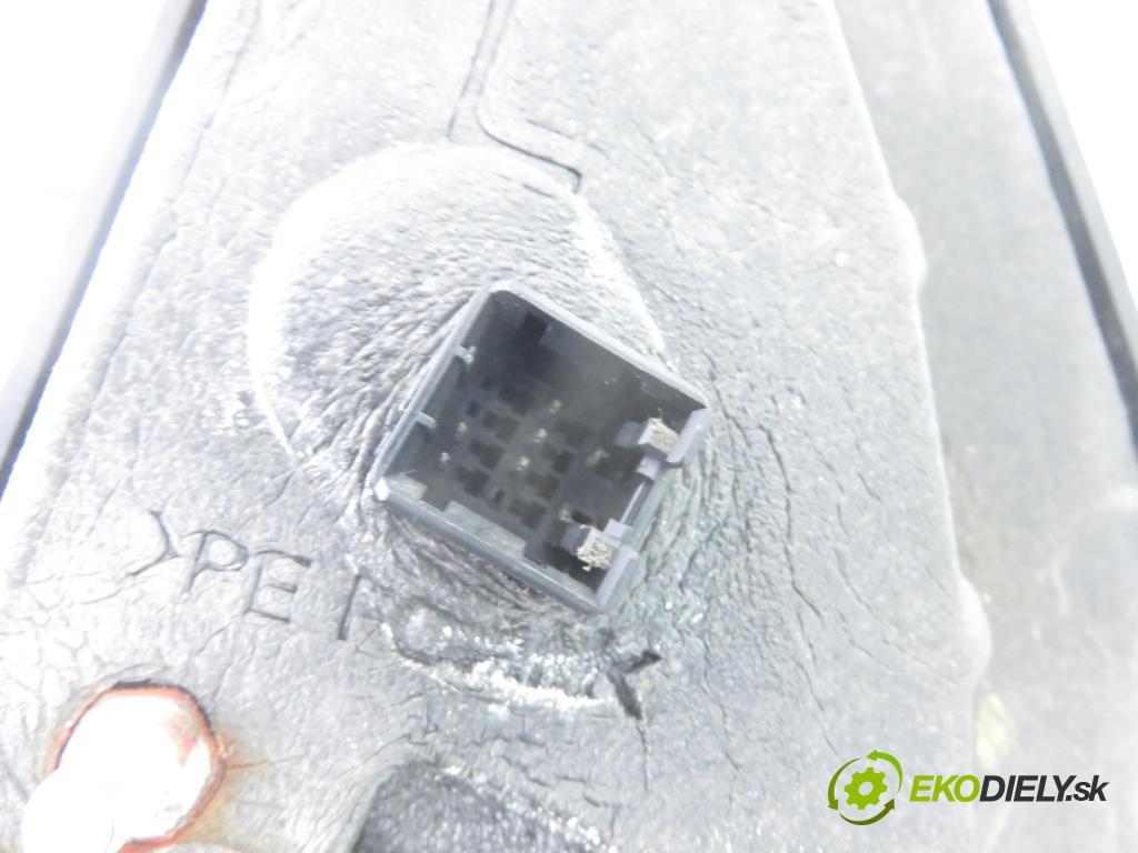 HYUNDAI TUCSON (JM) SUV 2005 83,00 2.0 CRDi 4WD 113 - D4EA 1991,00 Spätné zrkadlo LE