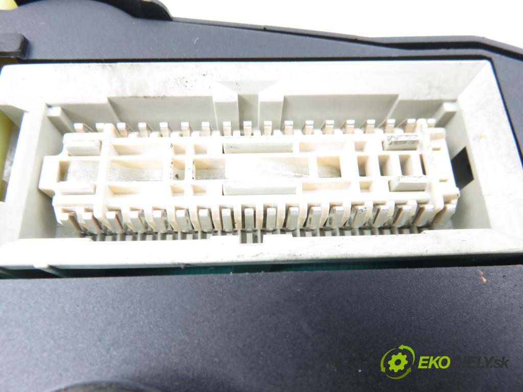 OPEL ASTRA G liftback (T98) HB 1999 55,00 1.6 8V 75 1598,00 prístrojovka elektrický 110008830022 ; 09228753EB