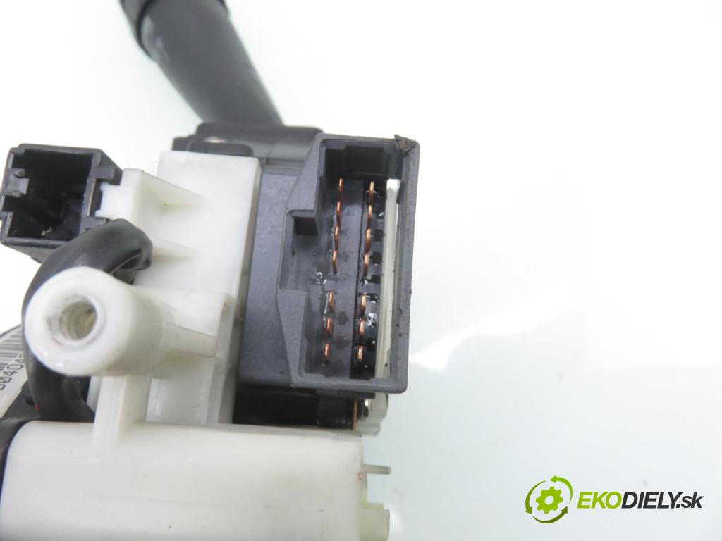 HYUNDAI TUCSON (JM) SUV 2005 83,00 2.0 CRDi 4WD 113 - D4EA 1991,00 páčka/prepínač