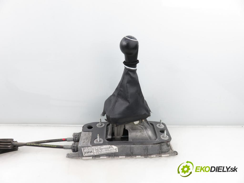 SEAT LEON (1P1) HB 2008 75,00 1.6 - BSE 1595,00 ZVEDÁK: 1K0711049CF