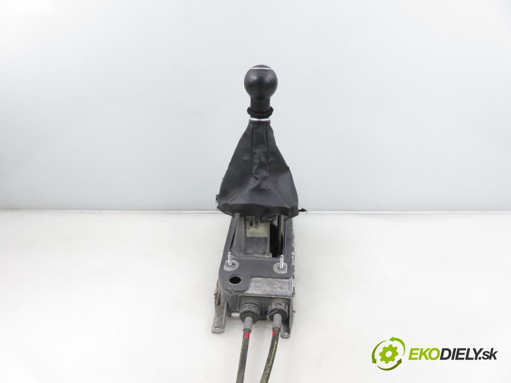 SEAT LEON (1P1) HB 2008 75,00 1.6 - BSE 1595,00 ZVEDÁK: 1K0711049CF