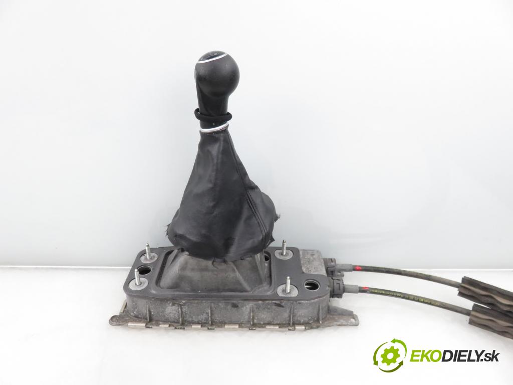 SEAT LEON (1P1) HB 2008 75,00 1.6 - BSE 1595,00 ZVEDÁK: 1K0711049CF