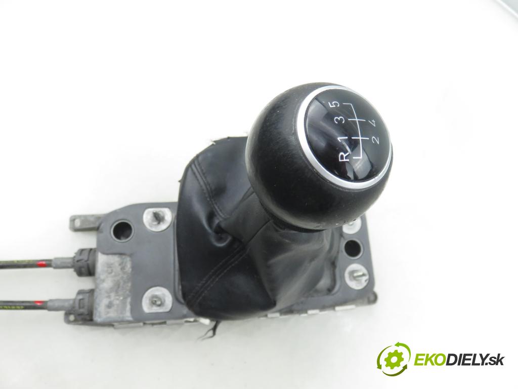 SEAT LEON (1P1) HB 2008 75,00 1.6 - BSE 1595,00 ZVEDÁK: 1K0711049CF