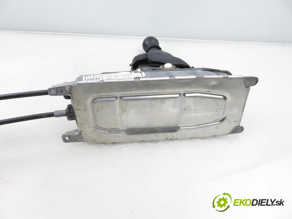 SEAT LEON (1P1) HB 2008 75,00 1.6 - BSE 1595,00 ZVEDÁK: 1K0711049CF