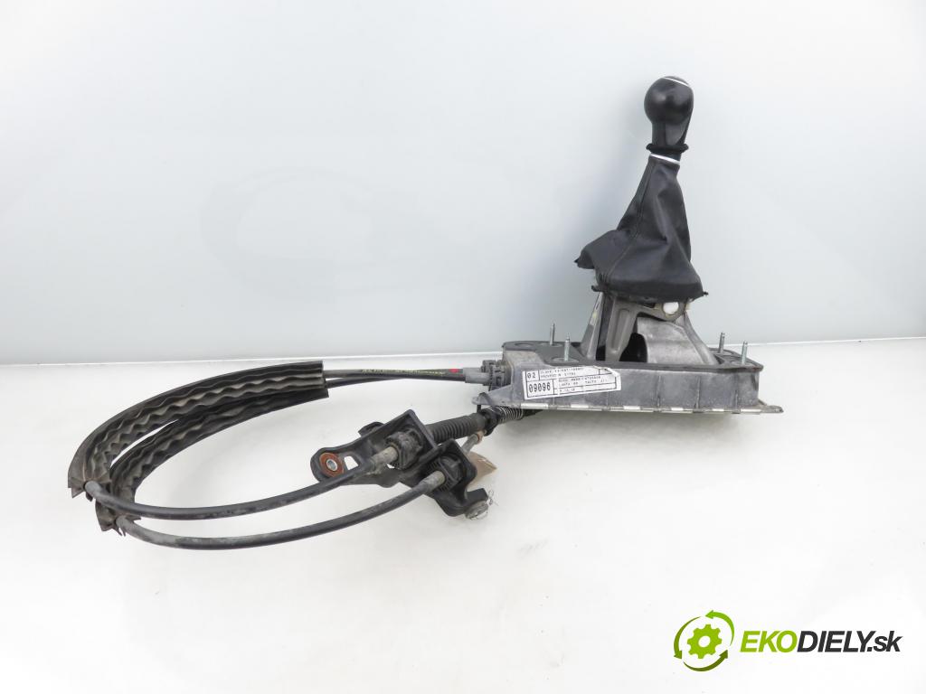 SEAT LEON (1P1) HB 2008 75,00 1.6 - BSE 1595,00 ZVEDÁK: 1K0711049CF