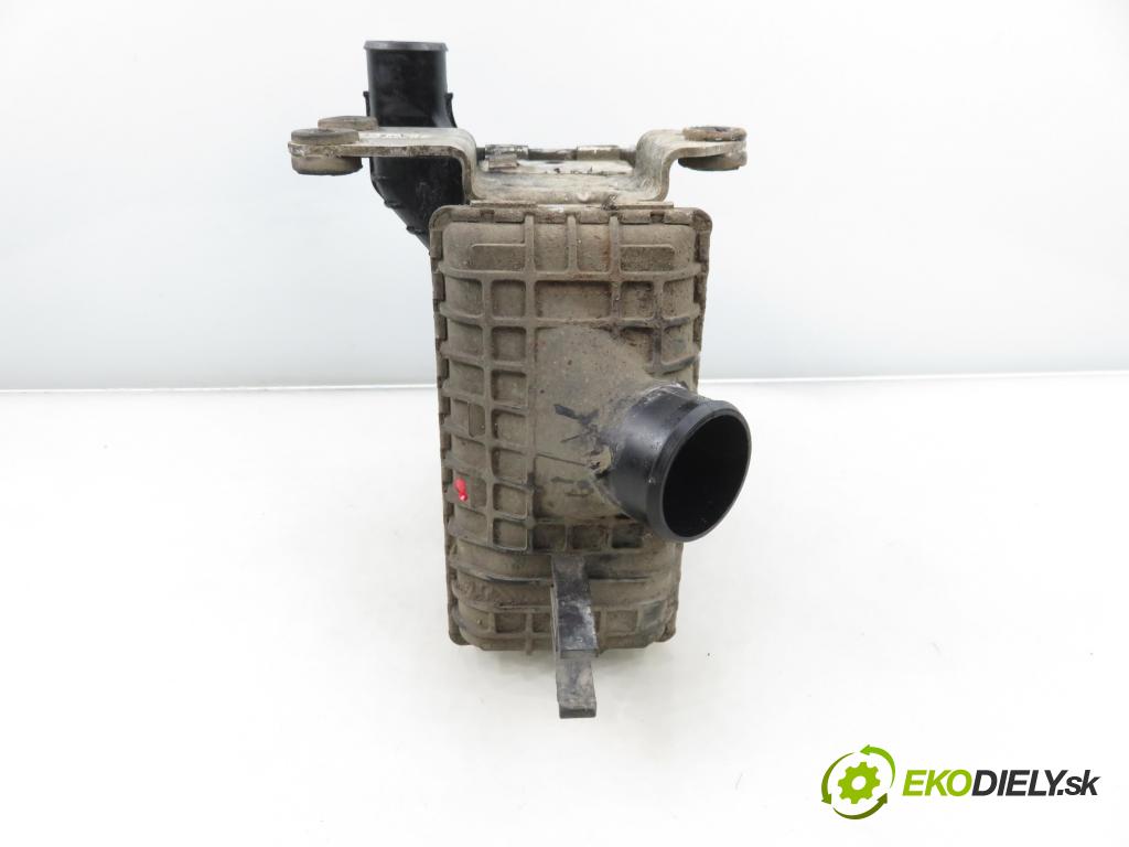 HYUNDAI TUCSON (JM) SUV 2005 83,00 2.0 CRDi 4WD 113 - D4EA 1991,00 chladič intercooler 282702725X