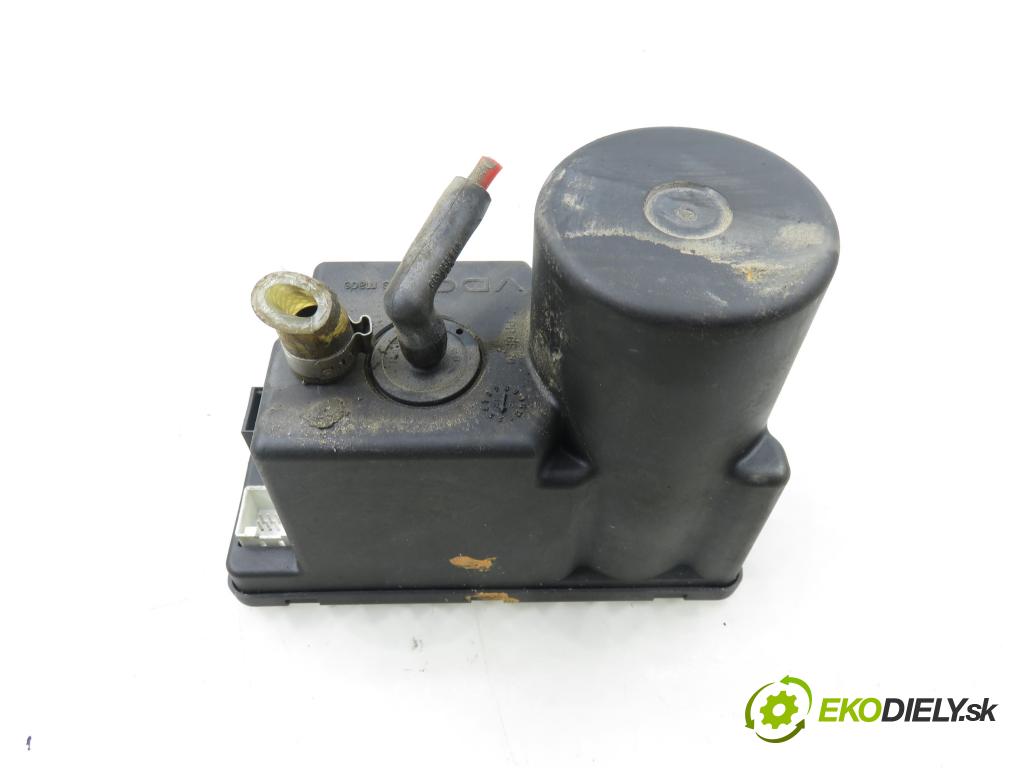 AUDI A4 (8D2, B5) SEDAN 1995 74,00 1.6 8V 100 - ADP 1595,00 pumpa zámku centrálneho 4A0862257A