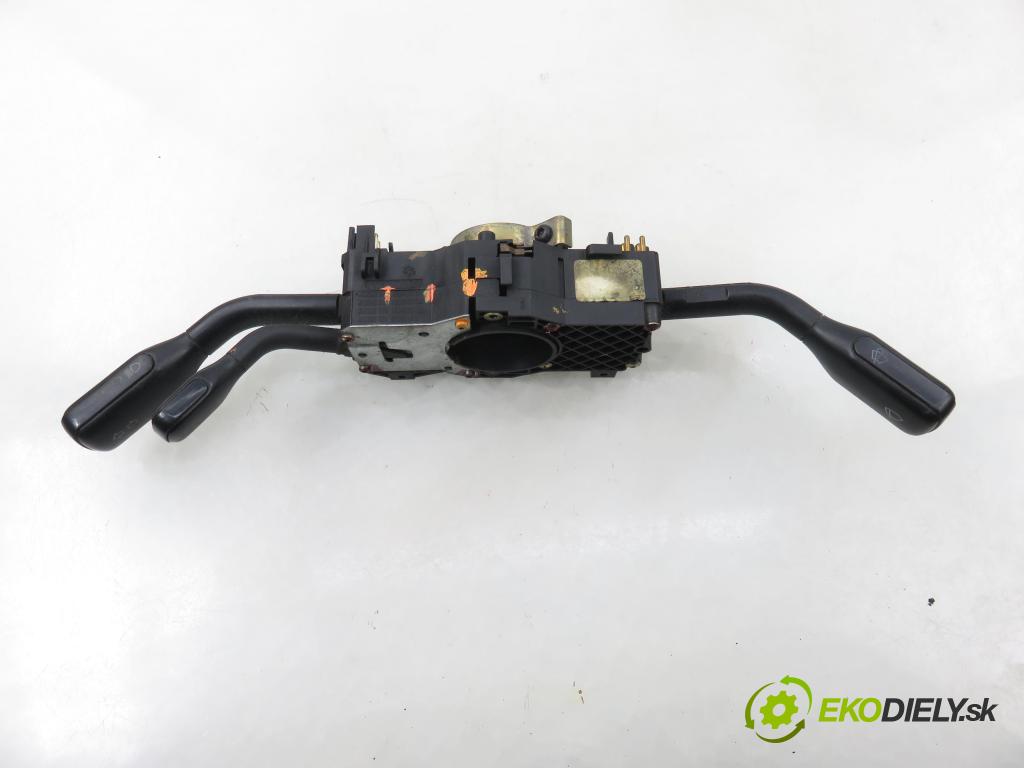 AUDI A4 (8D2, B5) SEDAN 1995 74,00 1.6 8V 100 - ADP 1595,00 páčka/prepínač 4D0953513