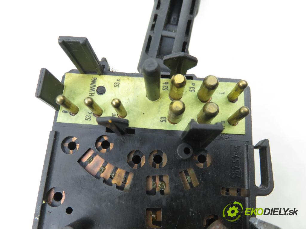 AUDI A4 (8D2, B5) SEDAN 1995 74,00 1.6 8V 100 - ADP 1595,00 páčka/prepínač 4D0953513