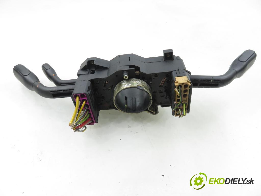 AUDI A4 (8D2, B5) SEDAN 1995 74,00 1.6 8V 100 - ADP 1595,00 páčka/prepínač 4D0953513