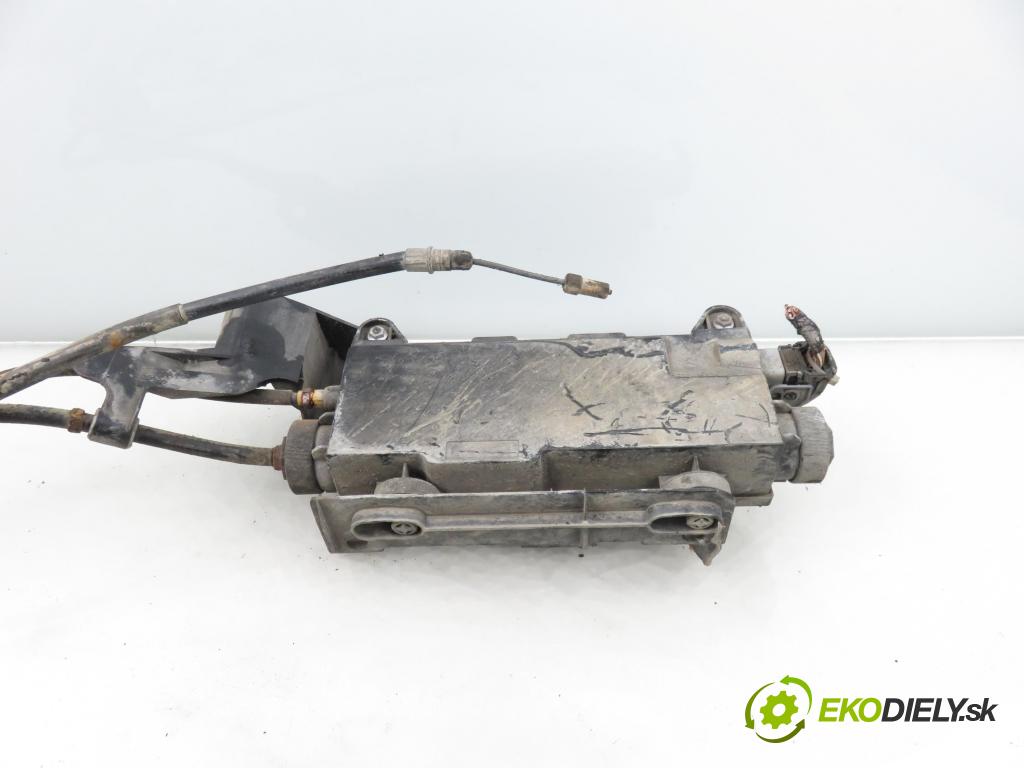 RENAULT SCENIC II (JM0/1_) MINIVAN 2005 0,00 1.6 (JM0C, JM0J, JM1B) - K4M 761 1598,00 BRZDA: ručně elektrický 8200418647