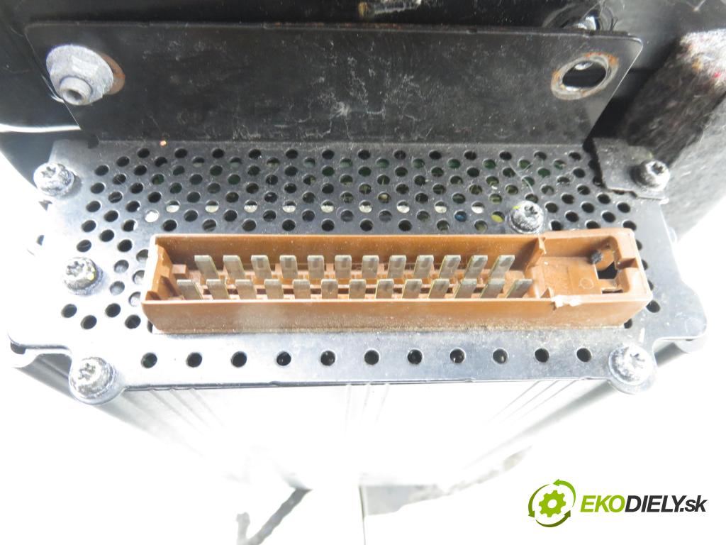 AUDI A6 Avant (4B5, C5) KOMBI 2003 125,00 2.4 quattro - BDV 2393,00 subwoofer 4B9035382A ; 4B0035411A (Audio zařízení)