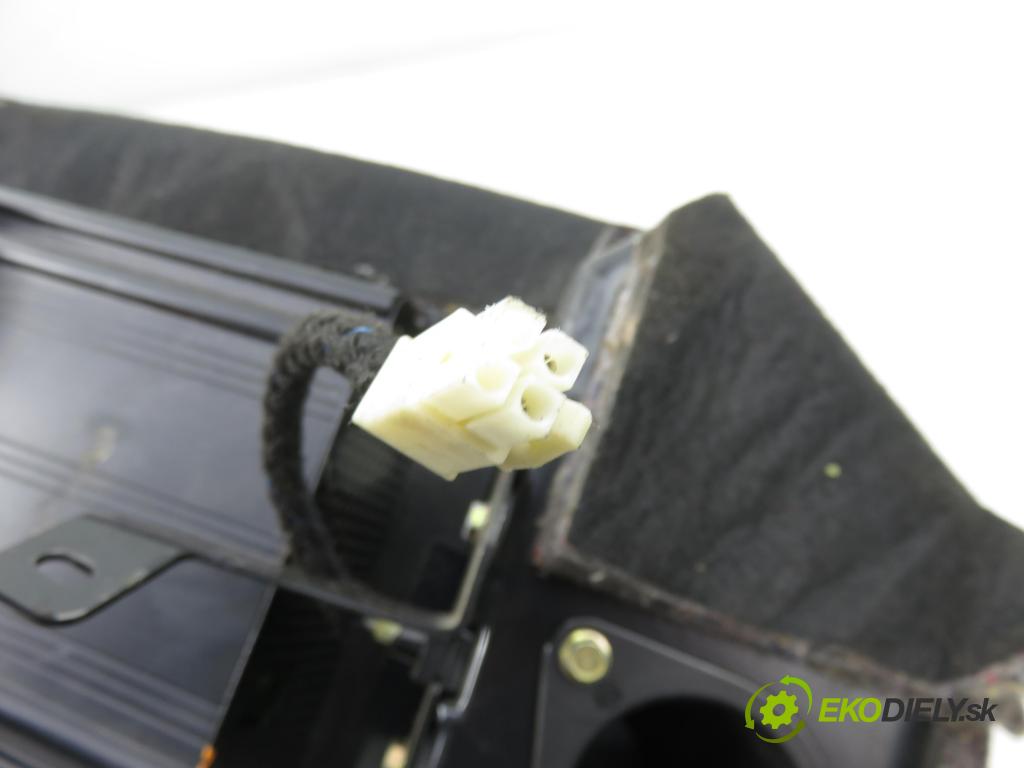 AUDI A6 Avant (4B5, C5) KOMBI 2003 125,00 2.4 quattro - BDV 2393,00 subwoofer 4B9035382A ; 4B0035411A (Audio zařízení)