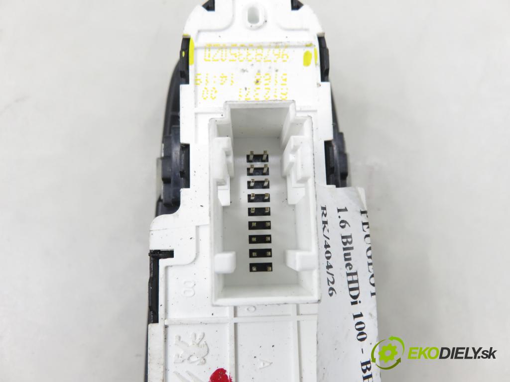 PEUGEOT 308 SW II KOMBI 2015 73,00 1.6 BlueHDi 100 - BHY (DV6FD) 1560,00 Panel ovládania okien 96783350ZD ; 98031625