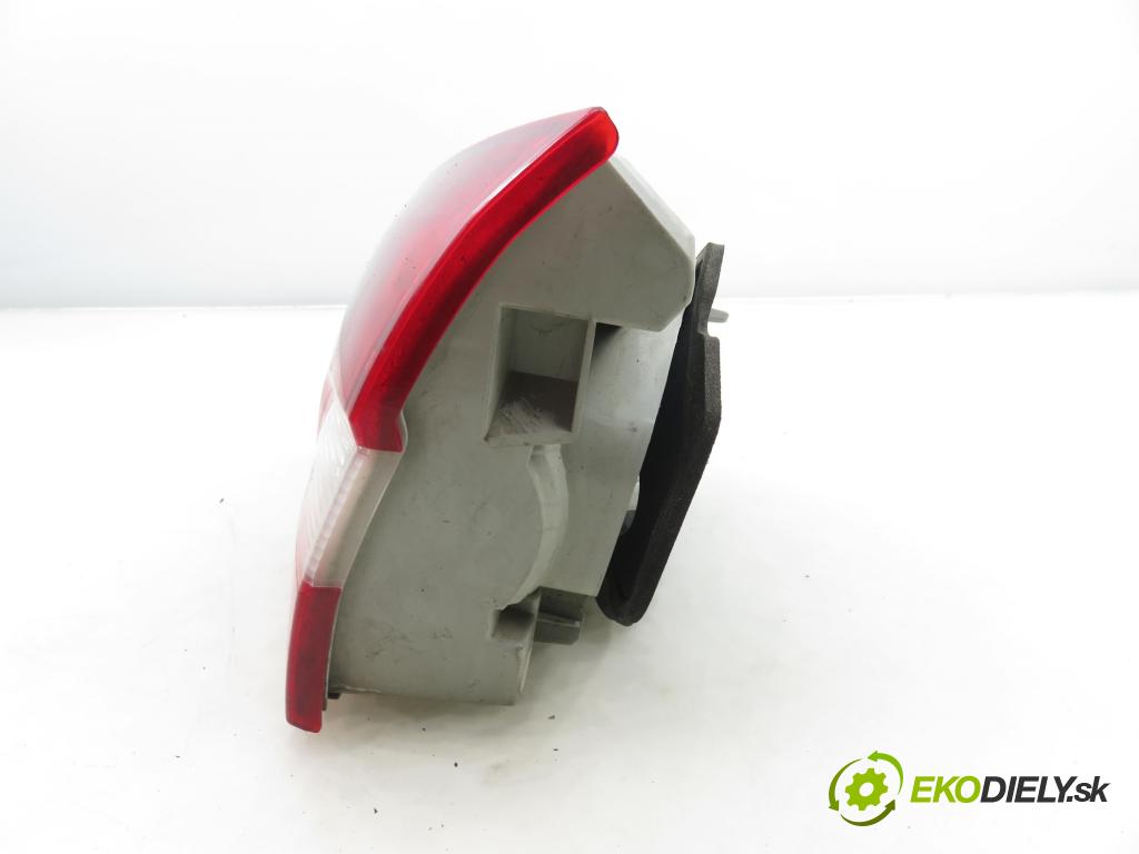 PEUGEOT 308 SW II KOMBI 2015 73,00 1.6 BlueHDi 100 - BHY (DV6FD) 1560,00 Svetlo pravé zadné kufor