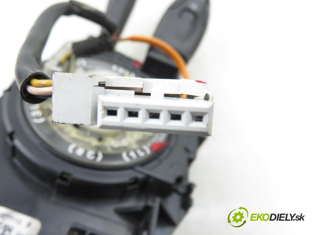 PEUGEOT 308 SW II KOMBI 2015 73,00 1.6 BlueHDi 100 - BHY (DV6FD) 1560,00 páčka/prepínač 98072680ZD