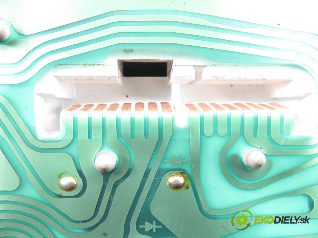 TOYOTA YARIS (_P1_) HB 2002 50,00 1.0 VVT- i 68 - 1SZ-FE 998,00 prístrojovka elektrický 21655865