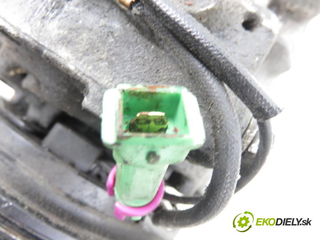 AUDI A6 Avant (4B5, C5) KOMBI 2003 125,00 2.4 quattro - BDV 2393,00 KOMPRESOR: klimatizace  (Kompresor klimatizace)