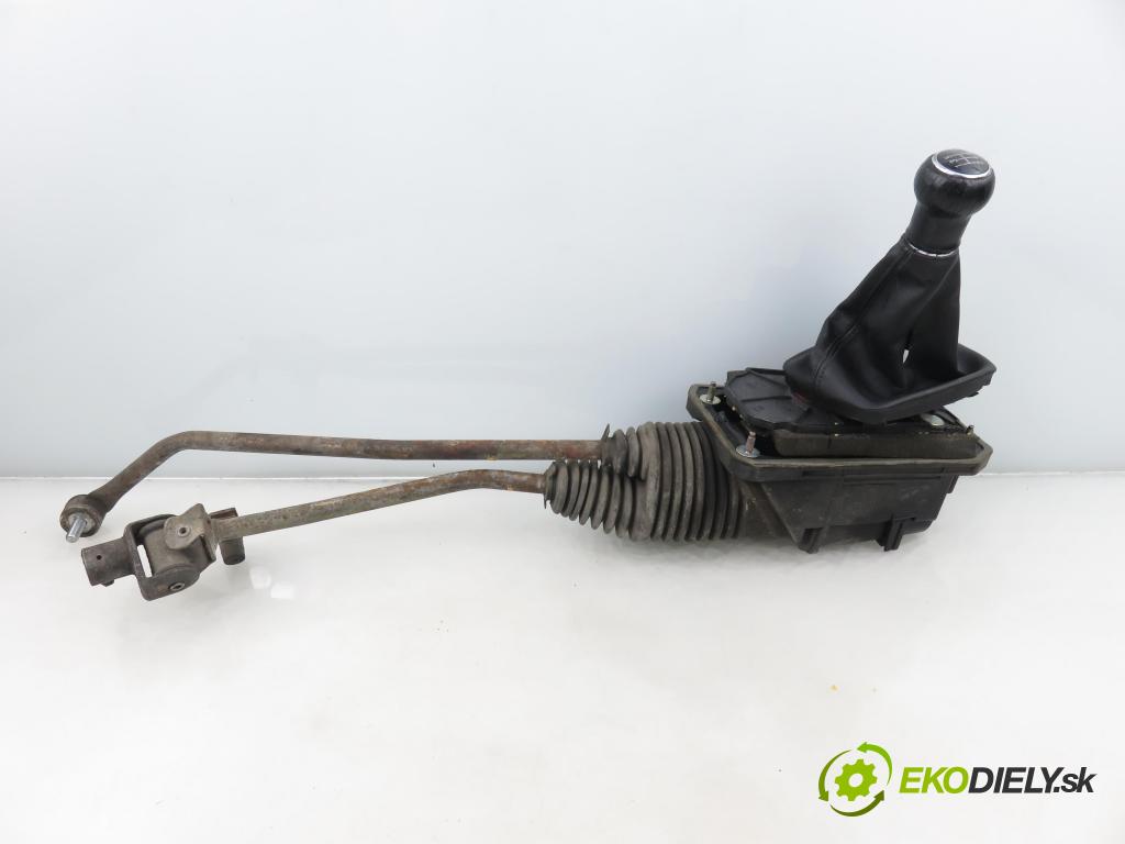 AUDI A6 Avant (4B5, C5) KOMBI 2003 125,00 2.4 quattro - BDV 2393,00 ZVEDÁK: 4B0711025F