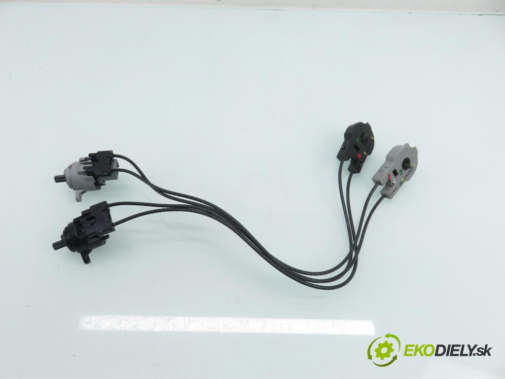 FORD FOCUS (DAW, DBW) HB 2000 85,00 1.8 16V - EYDB 1796,00 Lanko panel kúrenia 98AB11503AH ; 98AB11504AG