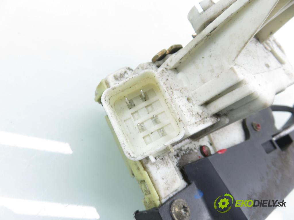 FORD FOCUS (DAW, DBW) HB 2000 85,00 1.8 16V - EYDB 1796,00 zámok XS41A21813CF