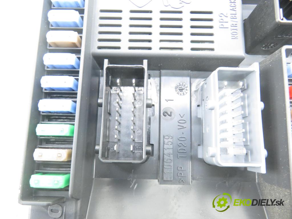 PEUGEOT 308 SW II KOMBI 2015 73,00 1.6 BlueHDi 100 - BHY (DV6FD) 1560,00 MODUL BSI 9807054180 ; 22661F