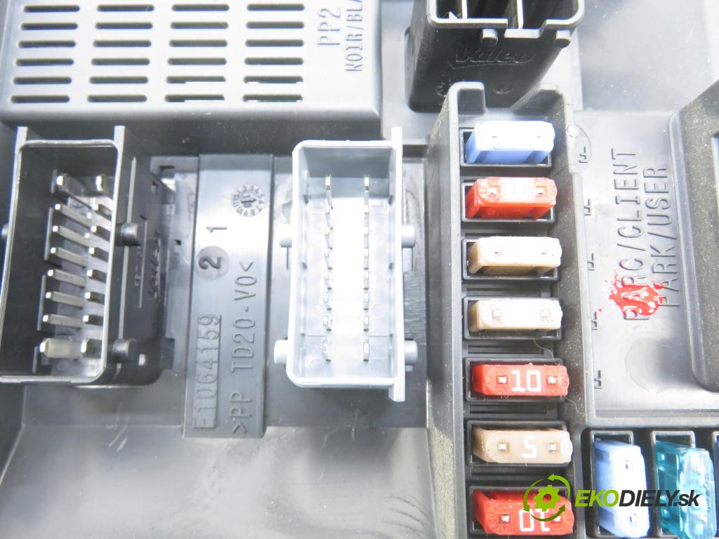 PEUGEOT 308 SW II KOMBI 2015 73,00 1.6 BlueHDi 100 - BHY (DV6FD) 1560,00 MODUL BSI 9807054180 ; 22661F