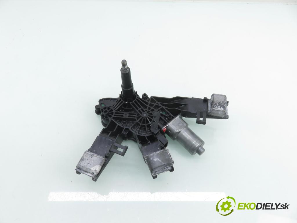 PEUGEOT 308 SW II KOMBI 2015 73,00 1.6 BlueHDi 100 - BHY (DV6FD) 1560,00 Motorček stierače zadné 9677680580 ; 0390208008