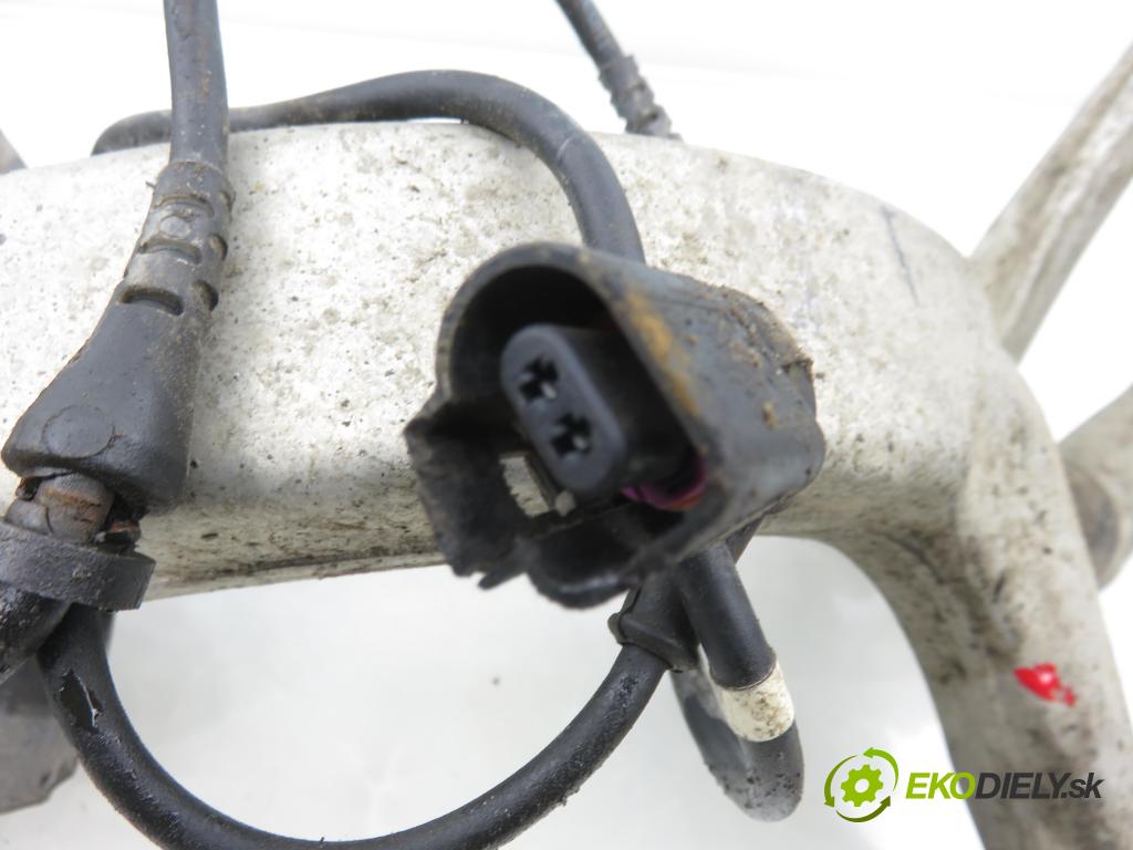 AUDI A6 Avant (4B5, C5) KOMBI 2003 125,00 2.4 quattro - BDV 2393,00 náboj PP ABS