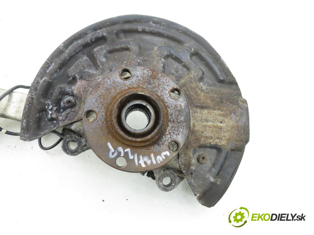 AUDI A6 Avant (4B5, C5) KOMBI 2003 125,00 2.4 quattro - BDV 2393,00 náboj PP ABS