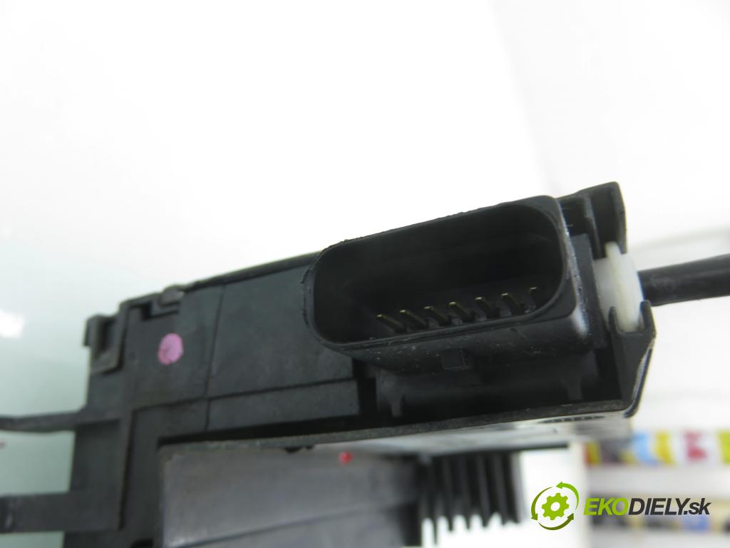 PEUGEOT 308 SW II KOMBI 2015 73,00 1.6 BlueHDi 100 - BHY (DV6FD) 1560,00 zámok 9810309480