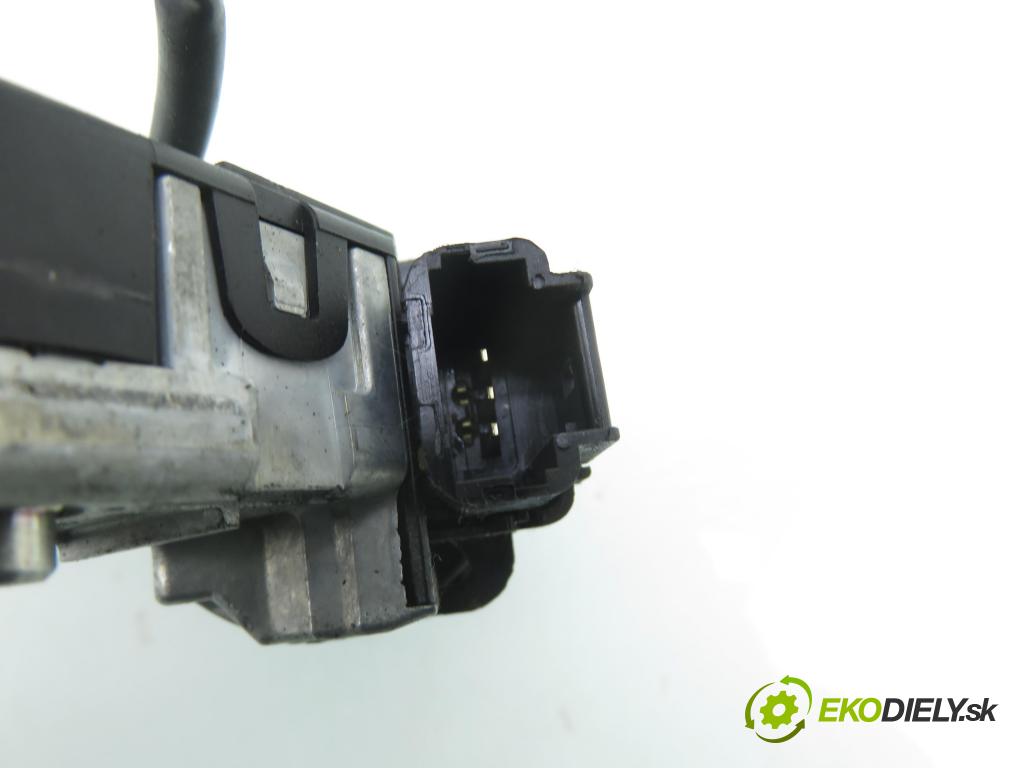PEUGEOT 308 SW II KOMBI 2015 73,00 1.6 BlueHDi 100 - BHY (DV6FD) 1560,00 spínačka 36454600 ; 9674001080 ; 9663123380 (Spínací skříňka)