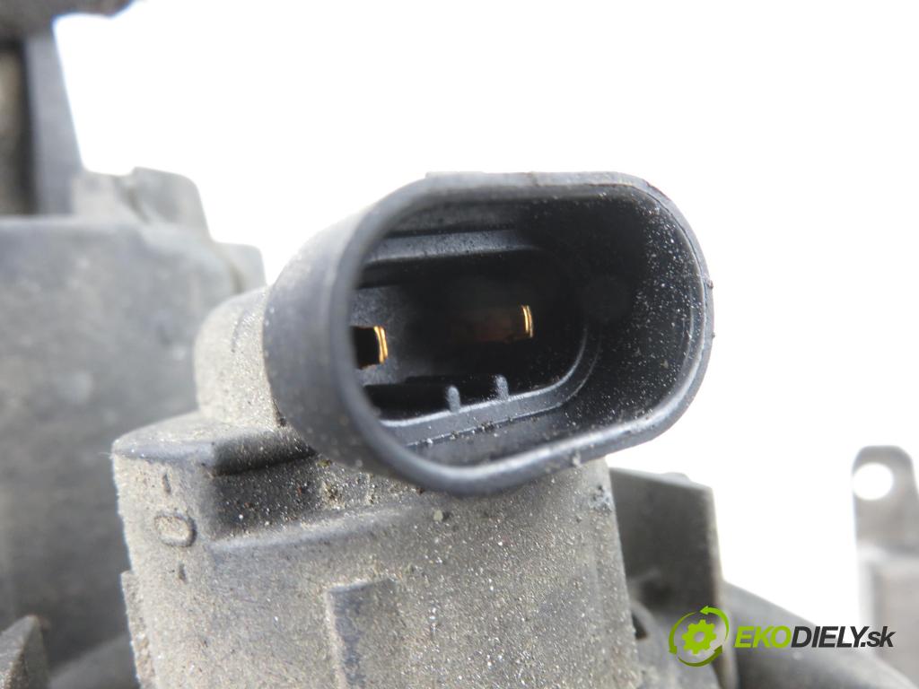 BMW 3 (E46) SEDAN 1999 77,00 316 i 105 - M43 B19 (194E1) 1895,00 Svetlo PP 6902746