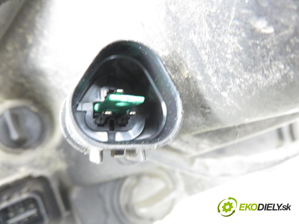 HYUNDAI TUCSON (JM) SUV 2005 83,00 2.0 CRDi 4WD 113 - D4EA 1991,00 Svetlo PP 921012EXXX